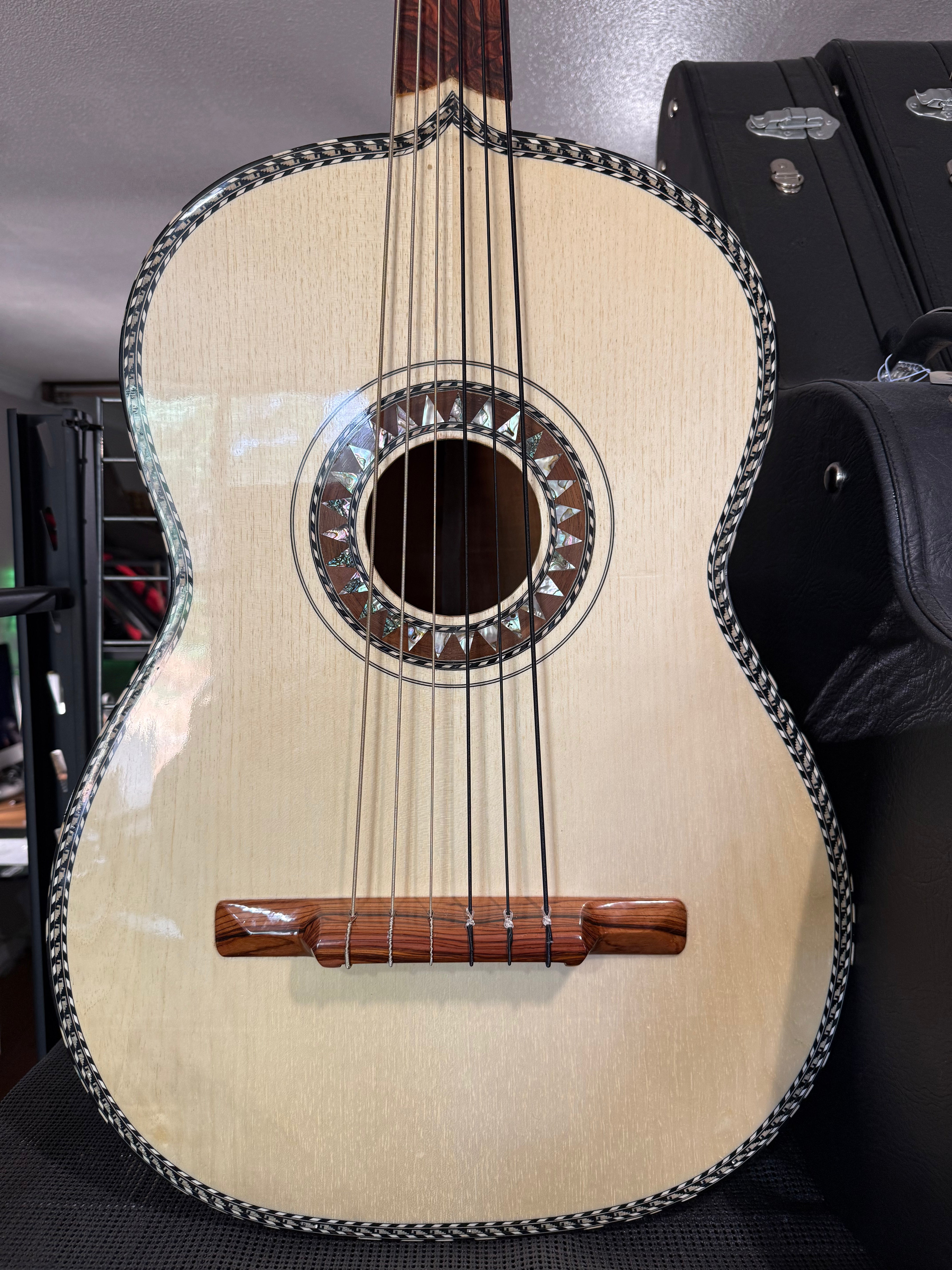VTV  Guitarron Size 2