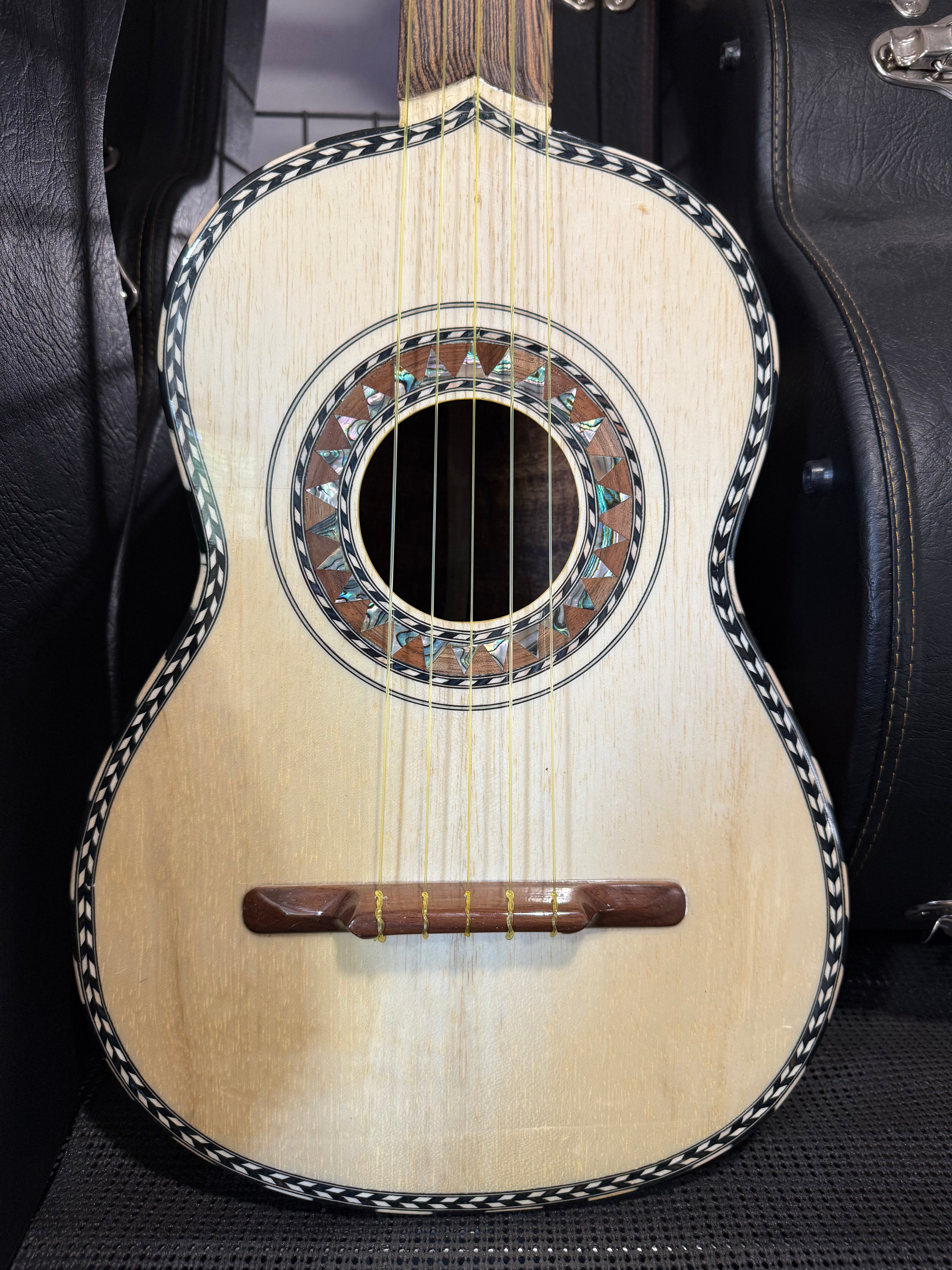 VTV - Vihuela Size 2 Cueramo Wood